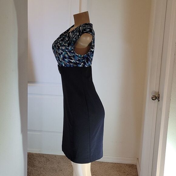 LONDON TIME TWO TONE MULTICOLOR SLEEVELESS ROUNDNECK LINE DRESS - Picture 7 of 13